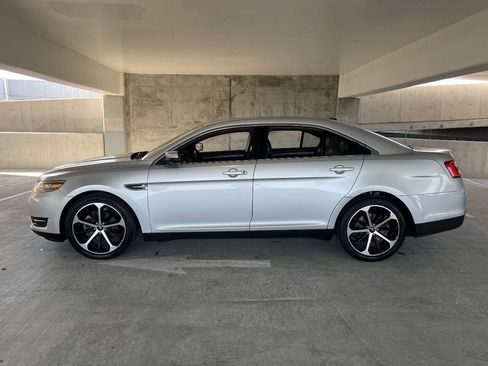 Used 2014 Ford Taurus SEL w/ Equipment Group 201A FWD image 15