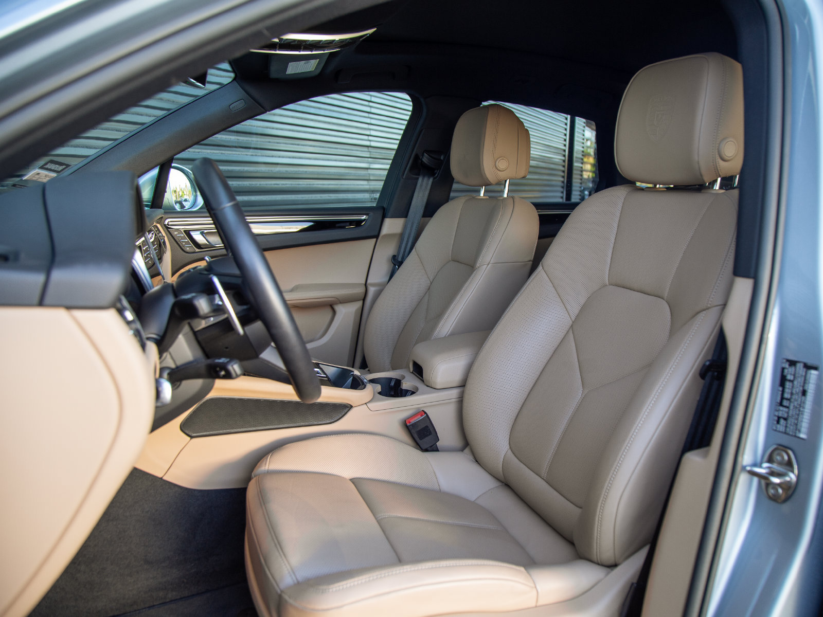 Certified 2026 Porsche Macan AWD/4WD image 5