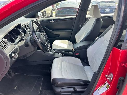 Used 2015 Volkswagen Jetta Sport FWD image 26