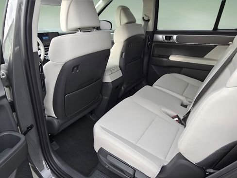 New 2026 Hyundai Santa Fe SE image 15