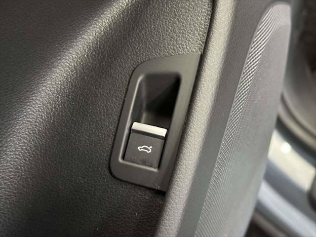 Used 2025 Audi Q8 Premium w/ Convenience Package AWD/4WD image 16