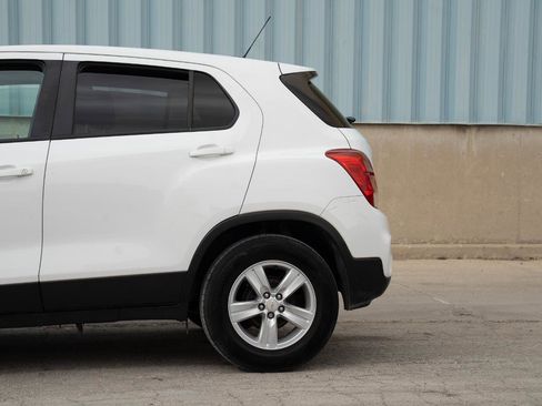 Used 2021 Chevrolet Trax LS w/ Tint and Cruise Package image 8