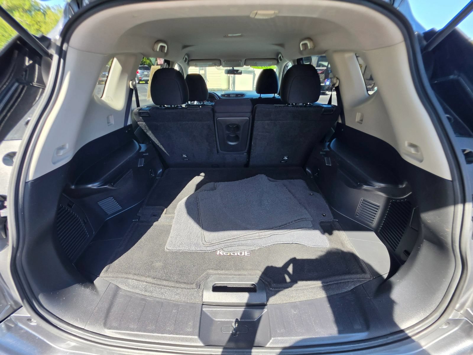 Used 2017 Nissan Rogue S w/ S Appearance Package FWD image 18