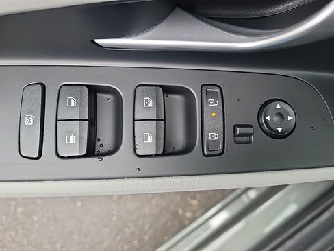 New 2026 Hyundai Elantra Limited FWD image 38