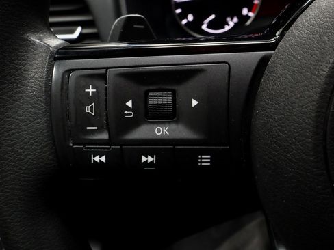 Certified 2022 Nissan Rogue SV image 28