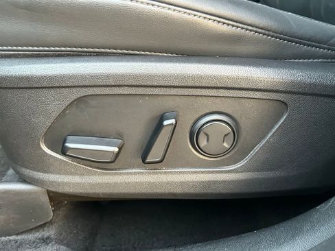 Used 2022 Kia Sorento S w/ Panoramic Sunroof Package FWD image 17