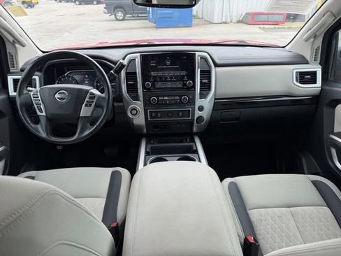 Used 2021 Nissan Titan SV w/ SV Convenience Package RWD image 18
