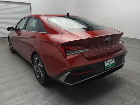 Used 2025 Hyundai Elantra SEL FWD image 5