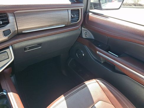 Used 2024 Ford Expedition Max Limited AWD/4WD image 17
