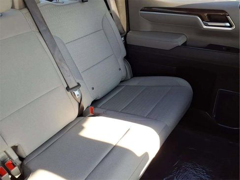 Used 2025 Chevrolet Silverado 1500 LT image 18