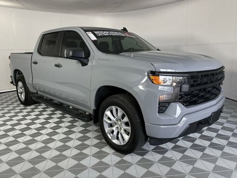 Used 2024 Chevrolet Silverado 1500 Custom RWD image 2