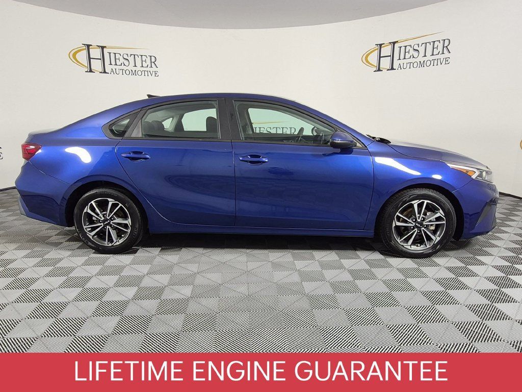 Used 2023 Kia Forte LXS w/ LXS Technology Package FWD image 3