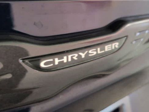 Used 2018 Chrysler Pacifica Limited w/ S Appearance Package image 12