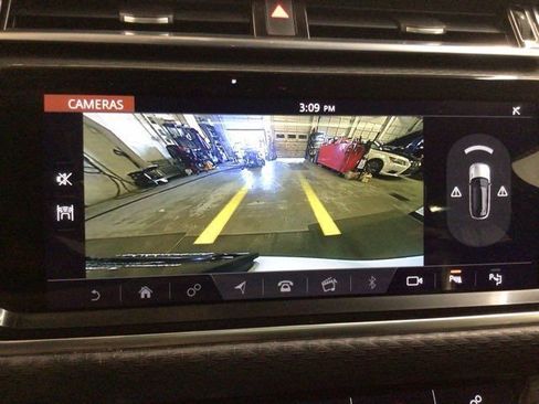 Used 2019 Land Rover Range Rover Velar R-Dynamic SE image 20