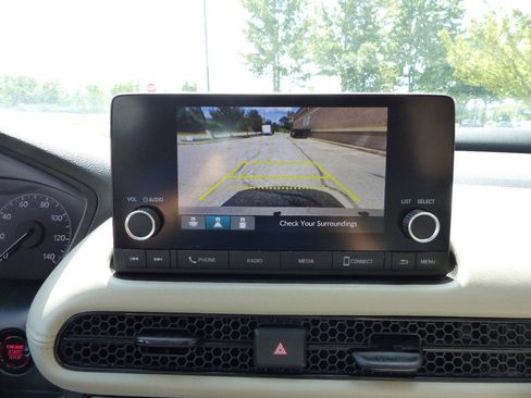 Used 2023 Honda HR-V LX image 28