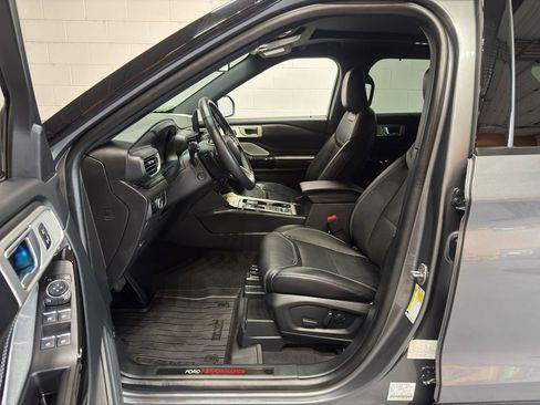 Used 2024 Ford Explorer ST w/ Technology Package image 16