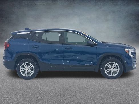 Used 2022 GMC Terrain SLE image 5