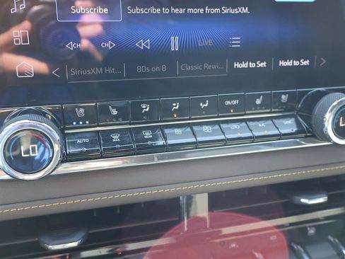 Used 2023 Chevrolet Colorado ZR2 w/ ZR2 Convenience Package III AWD/4WD image 23