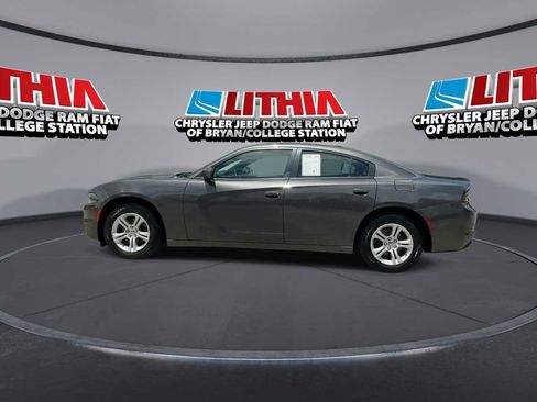Used 2020 Dodge Charger SXT w/ Leather Interior Group RWD image 5