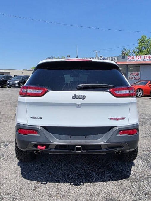 Used 2015 Jeep Cherokee Trailhawk w/ Comfort/Convenience Group AWD/4WD image 9