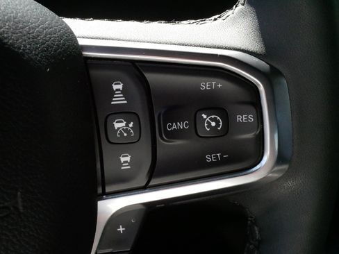 Used 2025 RAM 1500 Laramie AWD/4WD image 25