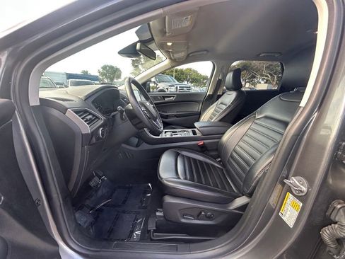 Used 2023 Ford Edge SEL image 9