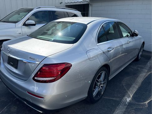 Used 2020 Mercedes-Benz E 350 4MATIC Sedan image 4