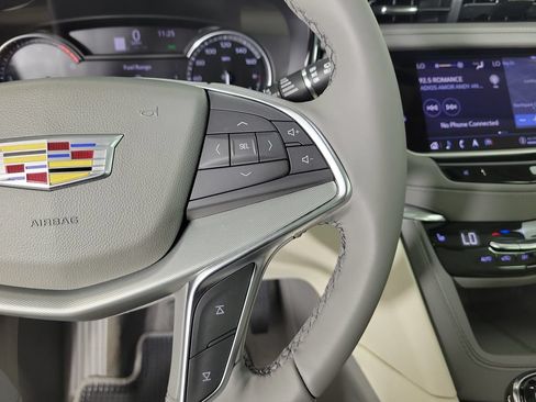 Used 2022 Cadillac XT5 Premium Luxury FWD image 23
