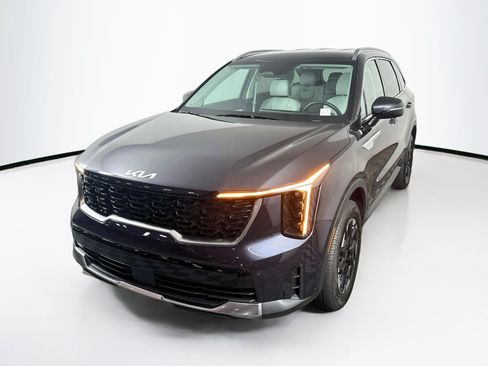 Used 2025 Kia Sorento S AWD/4WD image 3