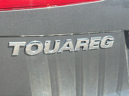 Used 2016 Volkswagen Touareg TDI AWD/4WD image 28