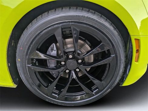 Used 2021 Chevrolet Camaro LT w/ 1LE Track Performance Package image 10