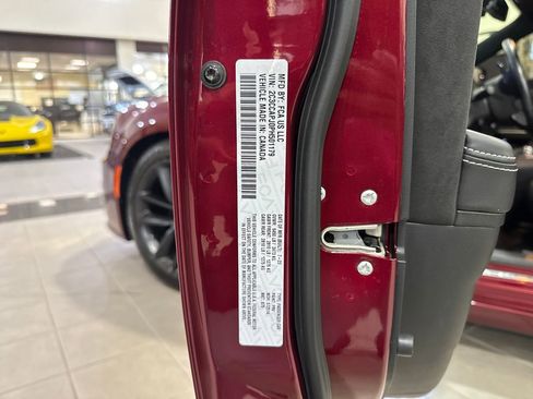 Used 2023 Chrysler 300 C image 10