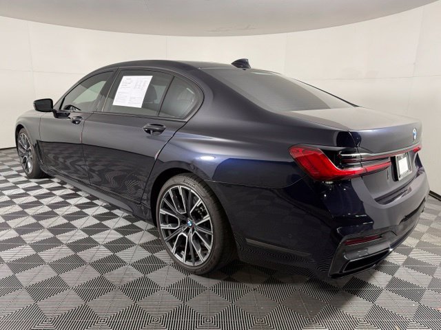 Used 2022 BMW 740i w/ M Sport Package RWD image 4