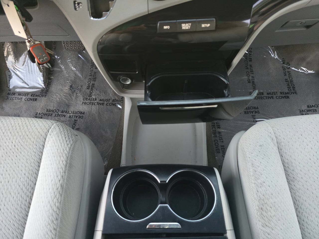 Used 2012 Toyota Sienna LE FWD image 35