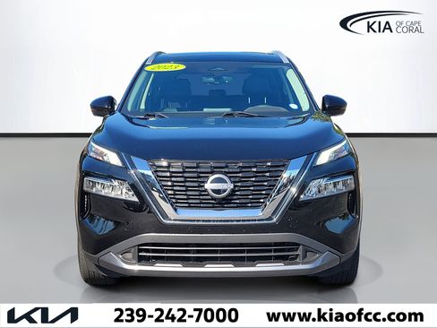 Used 2023 Nissan Rogue SL FWD image 2