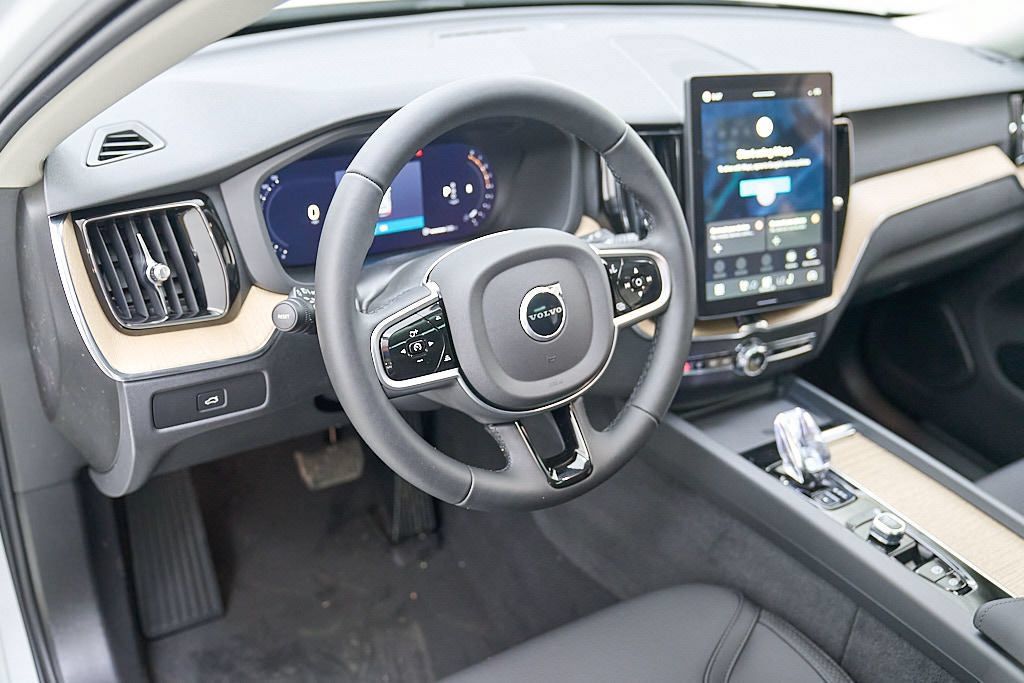 New 2026 Volvo XC60 B5 Plus w/ Climate Package AWD/4WD image 13
