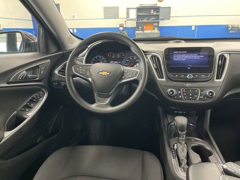 Used 2024 Chevrolet Malibu LT image 4