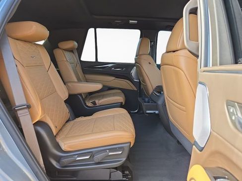 Certified 2024 Cadillac Escalade Sport w/ Touring Package AWD/4WD image 39