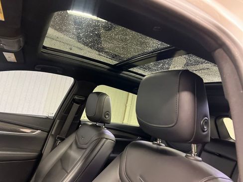 Certified 2023 Cadillac XT5 Sportv w/ Technology Package AWD/4WD image 27