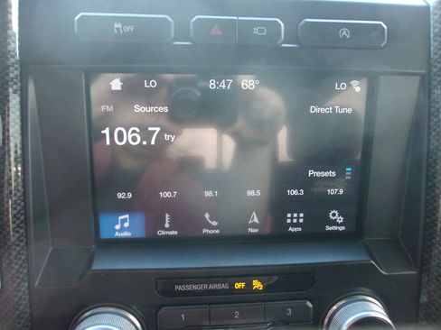 Used 2018 Ford F150 Lariat w/ Equipment Group 502A Luxury AWD/4WD image 20