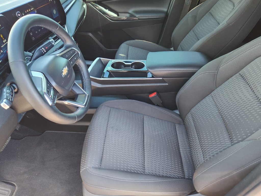 Used 2025 Chevrolet Equinox LT AWD/4WD image 14