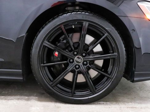 Used 2024 Audi S8 image 11