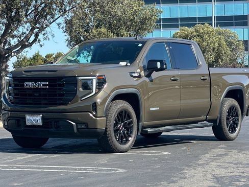 Used 2024 GMC Sierra 1500 Elevation w/ Elevation Premium Package AWD/4WD image 8