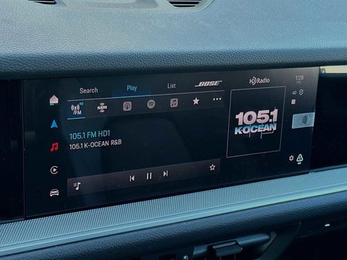 Certified 2024 Porsche Cayenne image 19