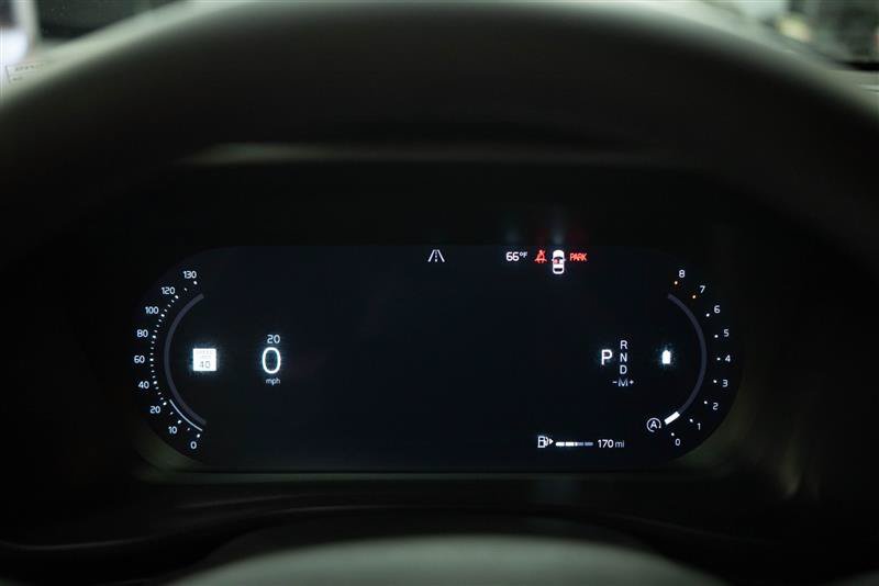 Used 2023 Volvo XC40 B4 Ultimate FWD image 20