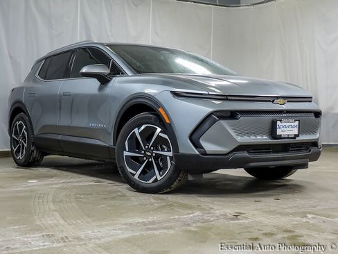 New 2026 Chevrolet Equinox EV LT image 2