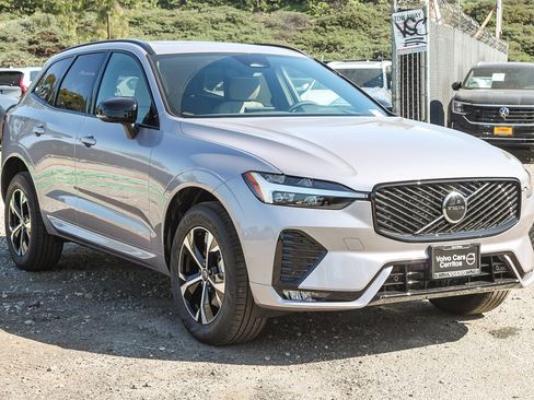 New 2026 Volvo XC60 B5 Core image 3