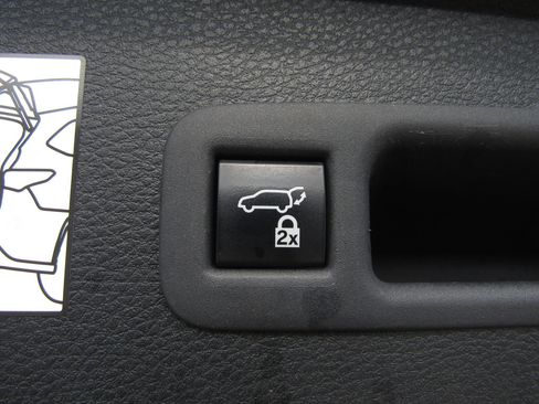 Used 2024 Toyota Sienna XLE image 14