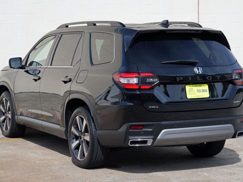 Used 2023 Honda Pilot Elite image 54