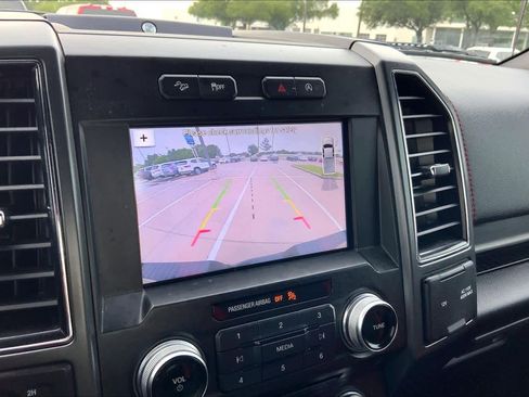 Used 2018 Ford F150 Lariat w/ Equipment Group 502A Luxury image 29